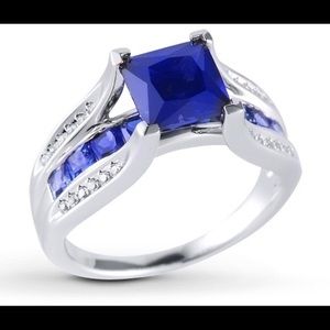10kt white gold diamond and sapphire ring